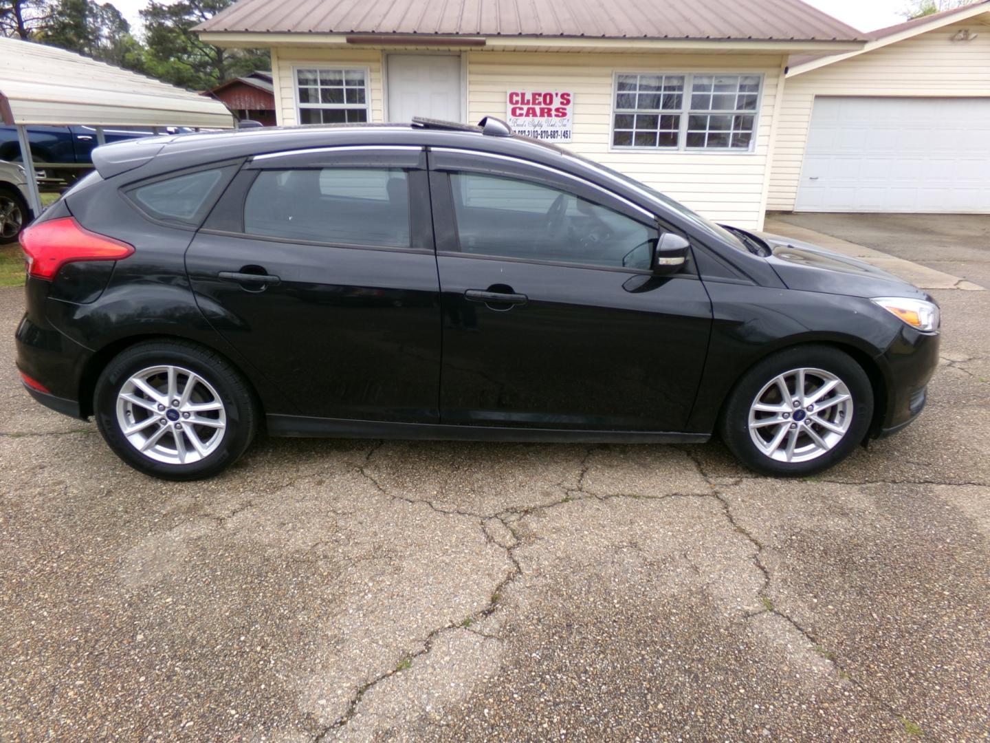 2015 Black /Black Ford Focus SE (1FADP3K27FL) , automatic transmission, located at 401 First NE, Bearden, AR, 71720, (870) 687-3414, 33.726528, -92.611519 - Photo#20